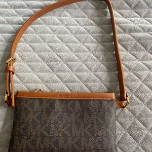 Micahel Kors bag